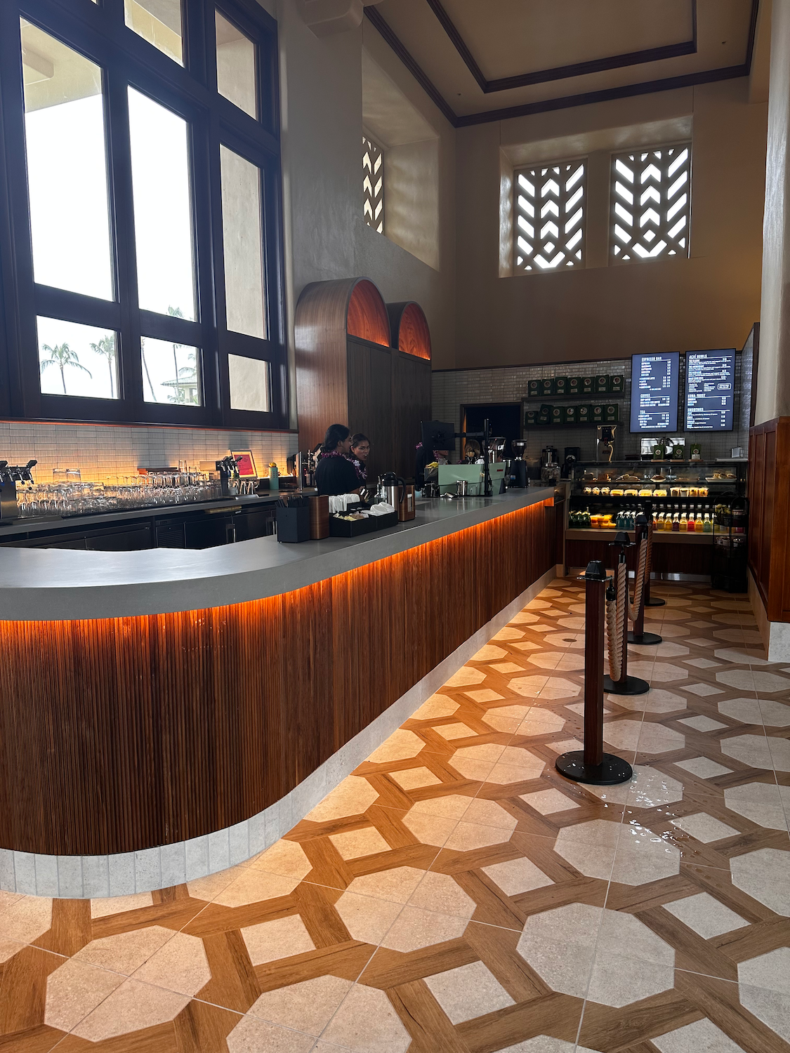 The_bar_at_Grand_Hyatt_Kauai_Honolulu_Coffee.png